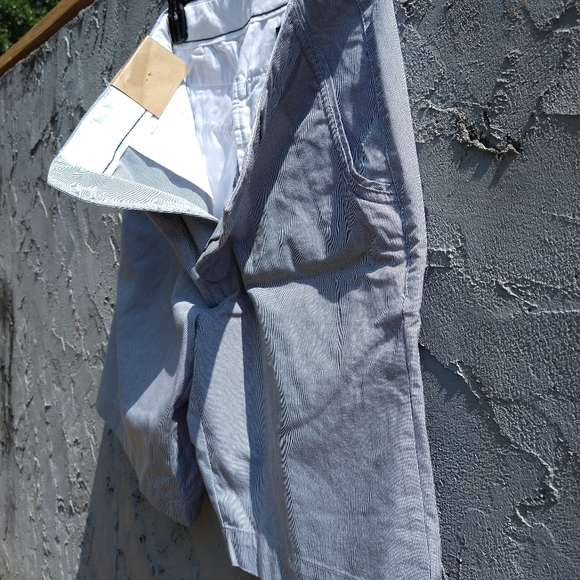 ROUNDTREE & YORKE SHORTS.  SZ 30.  NEW!! - Picture 10 of 10